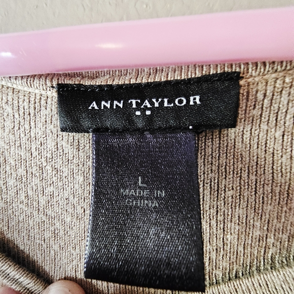 Elegant Beige Women's Top - Picture 3 of 5